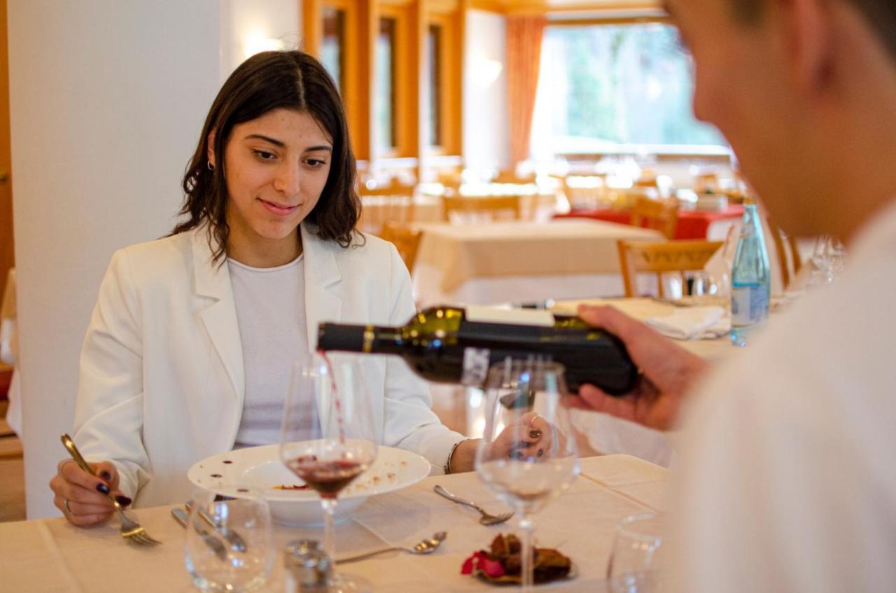 Flos Hotel Moena Eksteriør bilde