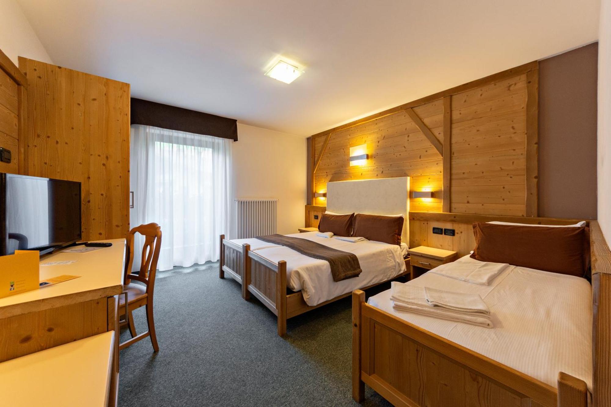 Flos Hotel Moena Eksteriør bilde